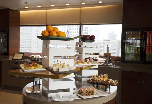 Holiday Inn & Suites MAKATI by IHG