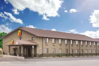 Super 8 by Wyndham Colby Hôtels à : Colby