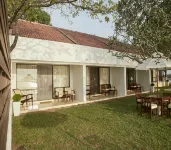 EKHO Lake House Hotels in 