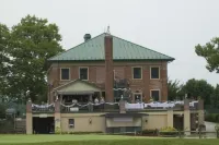 Bridges Guest Quarters Hotel di 