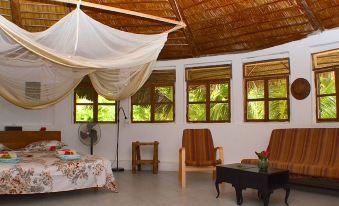 Moheli Laka Lodge