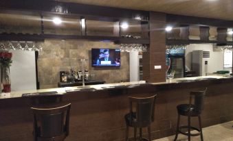 Diana Hotel - Housity