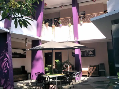 Dpavilion Guest House & Resto