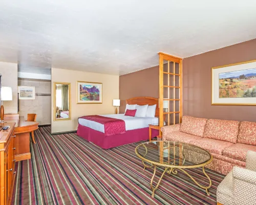 Days Inn & Suites by Wyndham Logan Hotele w: Logan
