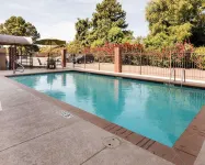Quality Inn Shreveport Airport - parcheggio