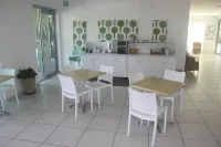 The Coast Motel - breakfast