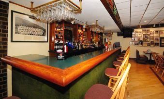 Quality Inn & Suites - Housity