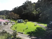 懷蒂昂格營地飯店 Cathedral Cove Scenic Cruises附近的飯店