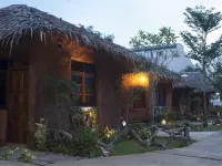 Baandin Rimnum Resort Hotels in U Thong District