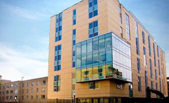 Queen's University - David C. Smith House - Campus Accommodation - Housity