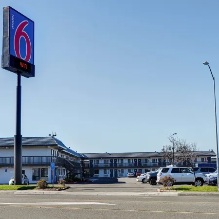 Motel 6 Eureka, CA – Redwood Coast