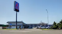 Motel 6 Eureka, CA – Redwood Coast - parking