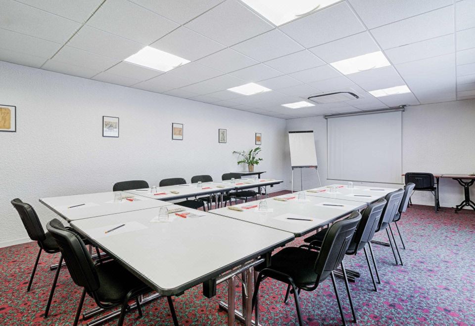 이비스 버짓 몽토방 레 숌므