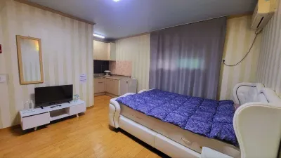 Muju World Hotel Hotel dekat Casa de jimin