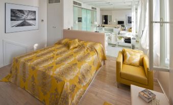 Riva Luxury Suites