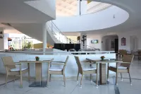 海星巴拉德羅全包飯店