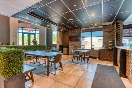 Hotel Lexen Newhall & Santa Clarita - Near Six Flags Magic Mountain