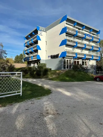 The Originals City, Hôtel Villancourt, Grenoble Sud Отели в г. Ланс-ан-Веркор