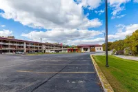 Americas Best Value Inn Moline - Bãi đậu xe