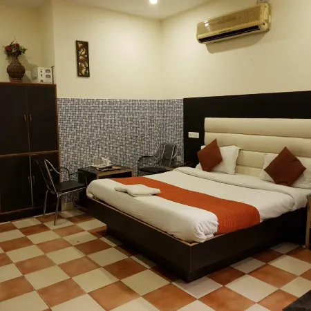 Hotel City Plaza 7 Отели рядом с достопримечательностью «Центр Ле Корбюзье»