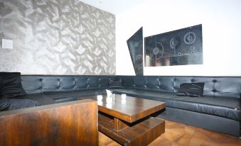 OYO 15994 Hotel Bullet Inn & Lounge