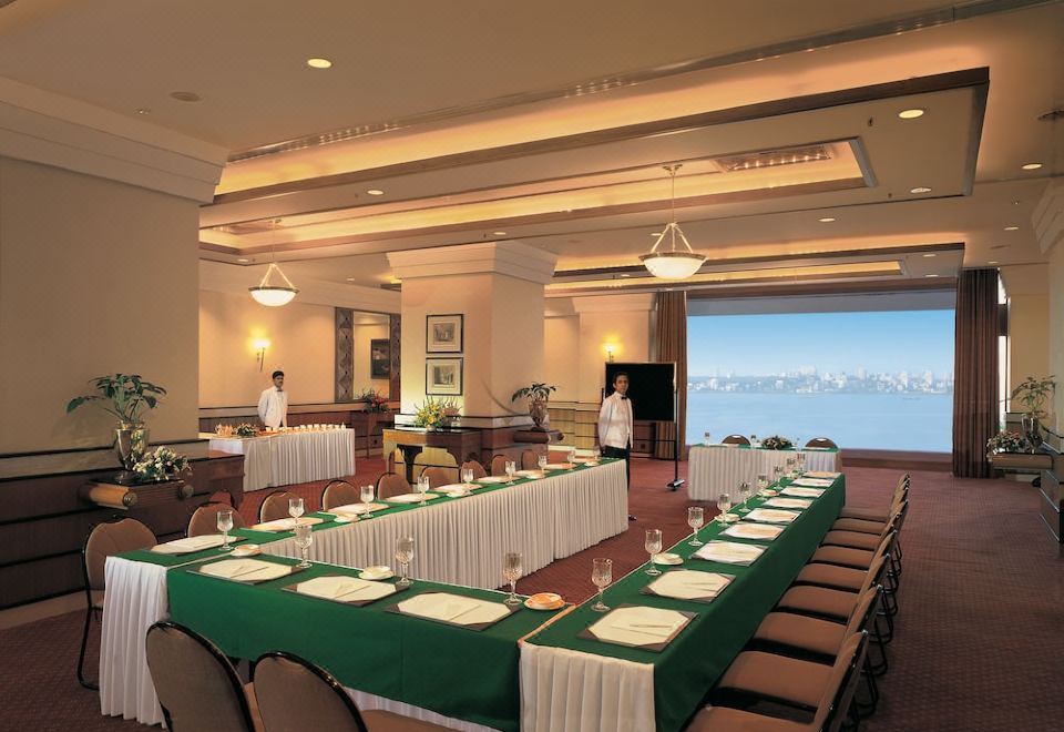 2. 트리덴트 나리만..