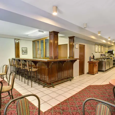 Days Inn & Suites by Wyndham Hickory