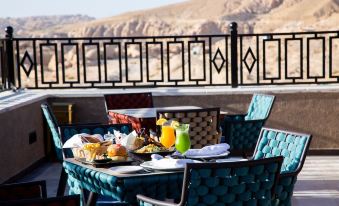 Petra Moon Luxury Hotel