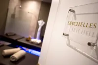 Grand Hotel Des Sablettes Plage, Curio Collection By Hilton - spa