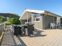 "Karoliina" - 900m from the Sea Idestrup 호텔