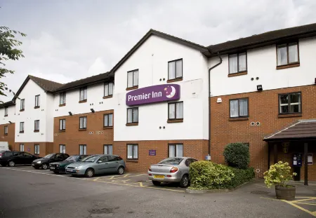 Premier Inn London Hayes North Отели рядом с достопримечательностью «Gurdwara Sri Guru Singh Sabha»