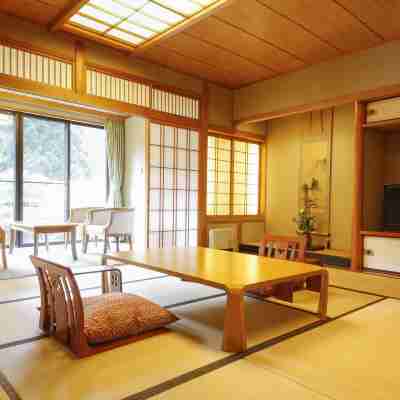 湯元赤目 山水園 Rooms