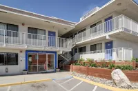 โมเทล 6 แคสเปอร์