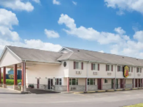Super 8 by Wyndham Wapakoneta Hotels in Auglaize County