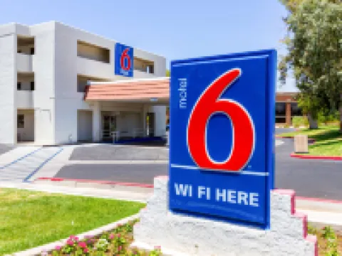 Tempe, AZ – Phoenix Airport – Priest Dr Hotels in Tempe