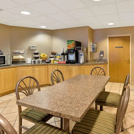 Days Inn by Wyndham Eagan Minnesota Near Mall of America