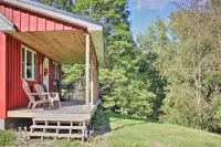 Picturesque Cabin set on 150-acre farm, 5-minute drive to Chautauqua Institute Hotels in Chautauqua