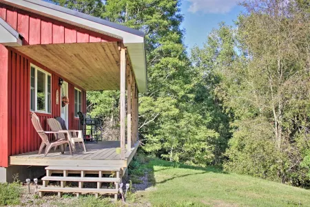 Picturesque Cabin set on 150-acre farm, 5-minute drive to Chautauqua Institute