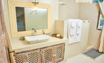 Alawi Home