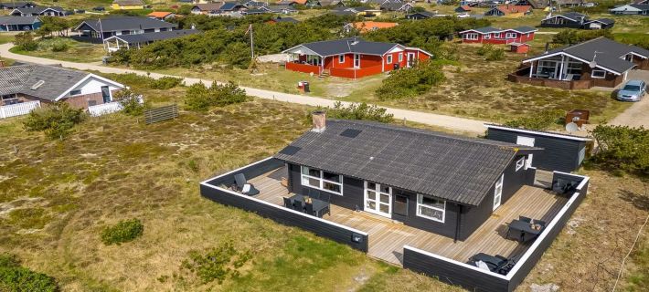 "Arbnora" - 400m from the Sea Hotels in Hvide Sande