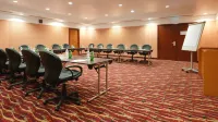 Holiday Inn SUITES KUWAIT SALMIYA by IHG - Business