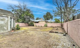 Adobe Albuquerque Home ~ 5 Mi to Old Town! - Housity