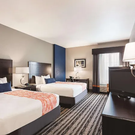 La Quinta Inn & Suites by Wyndham San Antonio Northwest