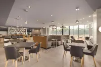 Radisson Hotel Atlanta Airport - breakfast
