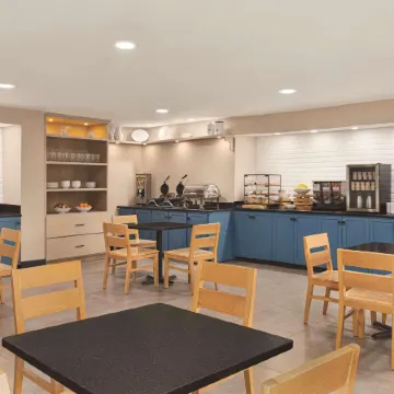 Country Inn & Suites by Radisson, Dunn I-95