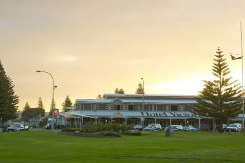 Nightcap at Hotel Victor Hotels in Encounter Bay