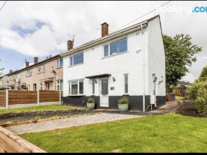 Immaculate 4-Bed House in Darwen Blackburn BB1