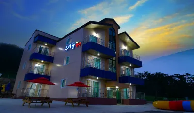 Buan Wooridle Pension Hotels near بيونسان أكوا وورلد