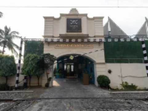 Polo Floatel Kolkata Hotels in Howrah