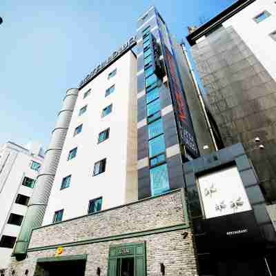 호텔 로와 Hotel Exterior